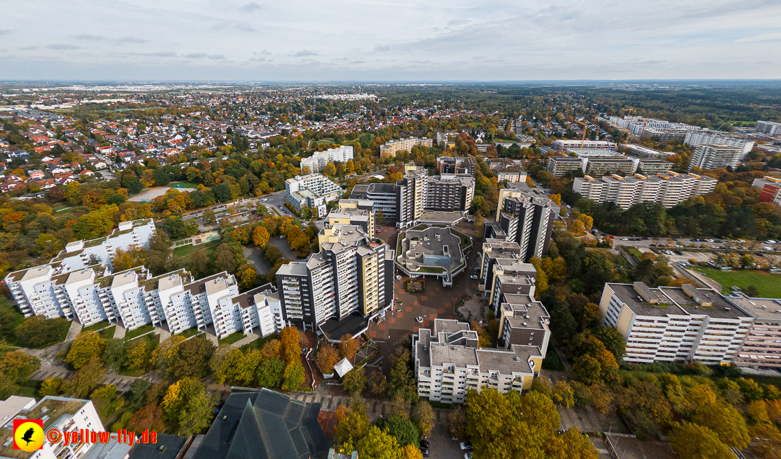 13.10.2022 - Marx-Zenrtum am Karl-Marx-Ring in Neuperlach